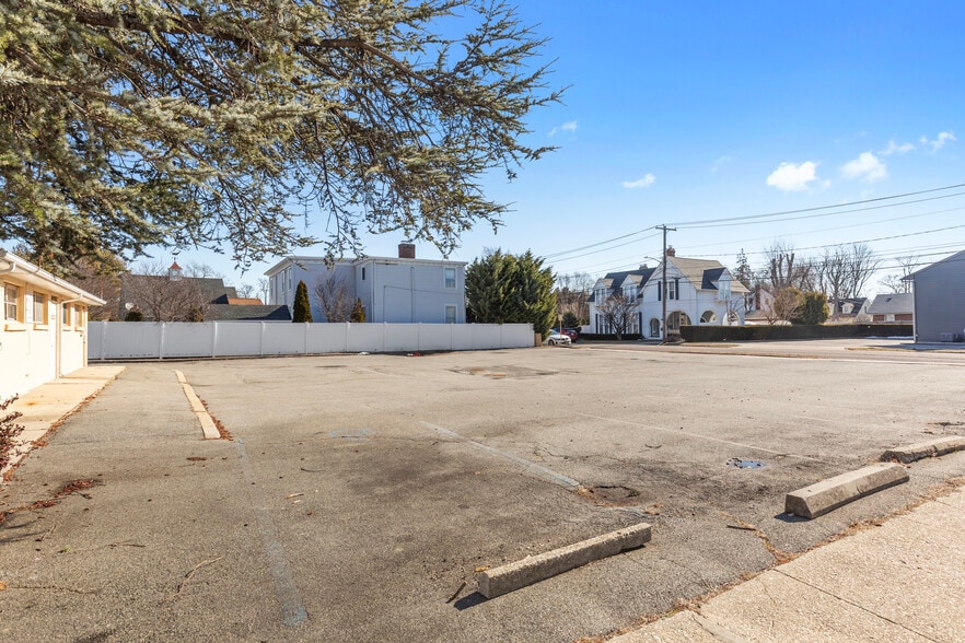 More Photos Of 421 Deer Park Ave, Babylon Medical For Sale