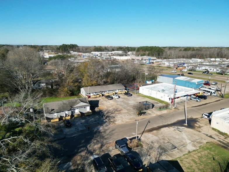 More Photos Of 409-412 Pearl Dr, Pearl Apartments For Sale