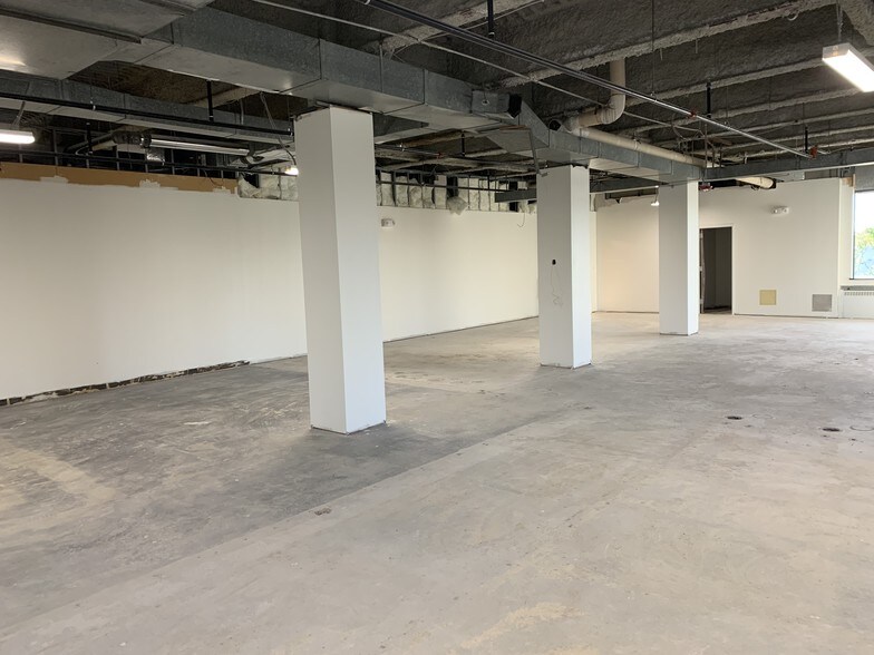 More Photos Of 4 Plaza Way, Fairhaven Bank For Lease