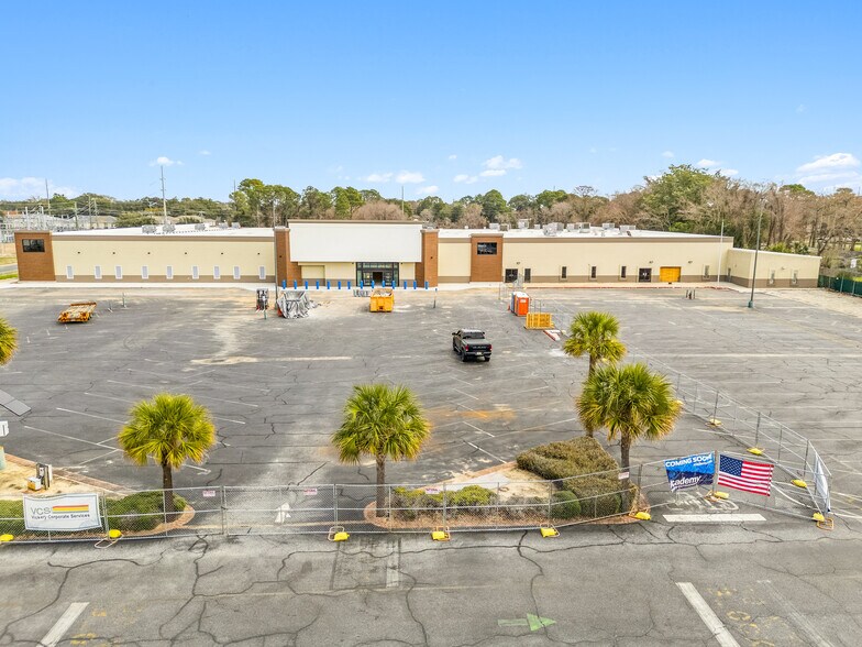 More Photos Of 546 Mary Esther Cut Off NW, Fort Walton Beach General Retail For Lease