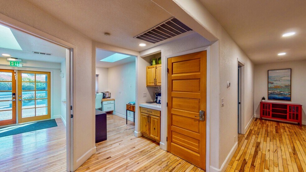 More Photos Of 3889 S Eastern Ave, Las Vegas Office For Sale