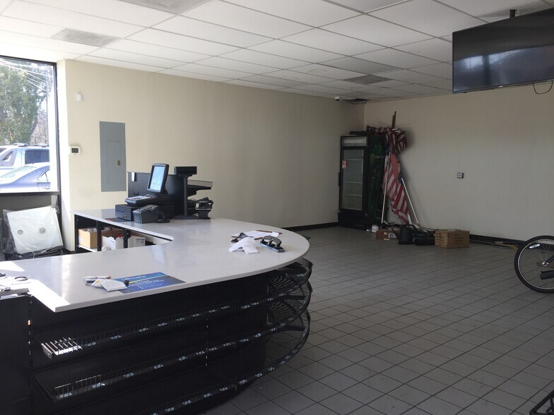More Photos Of 475 North Ave E, Cranford Service Station For Lease