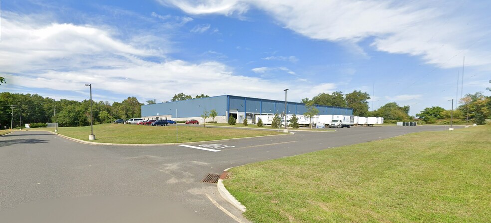 More Photos Of 301 Essex Rd, Tinton Falls Warehouse For Lease