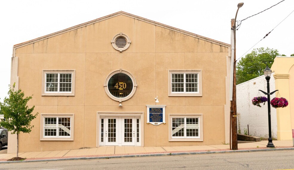 More Photos Of 450 Bloomfield Ave, Verona Medical For Lease