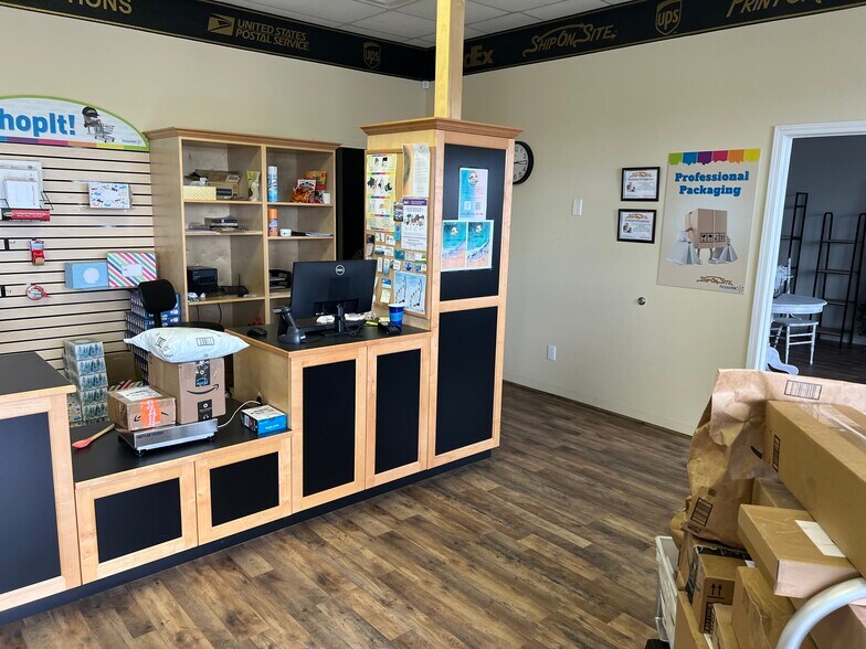 More Photos Of 26200 Vista Dr, Waves Unknown For Lease