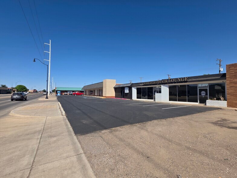 More Photos Of 3206-3212 34th St, Lubbock Storefront Retail Office For Lease