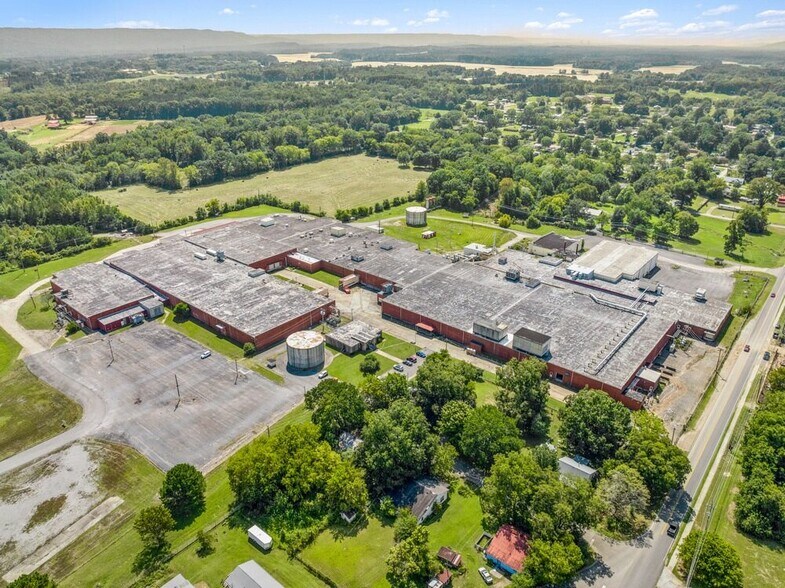 More Photos Of 715 E 2nd St, Stevenson Warehouse For Sale