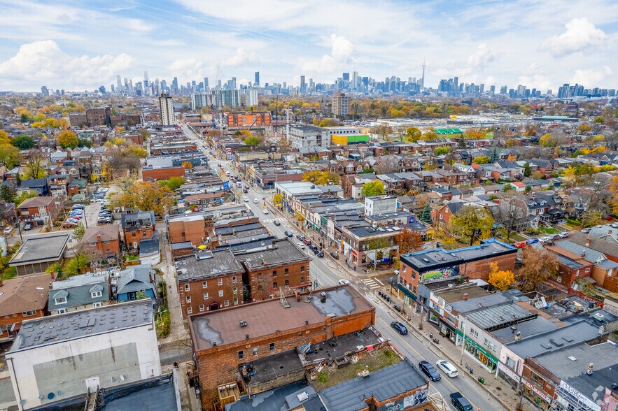 More Photos Of 1261 Bloor St W, Toronto Storefront Retail Residential For Sale