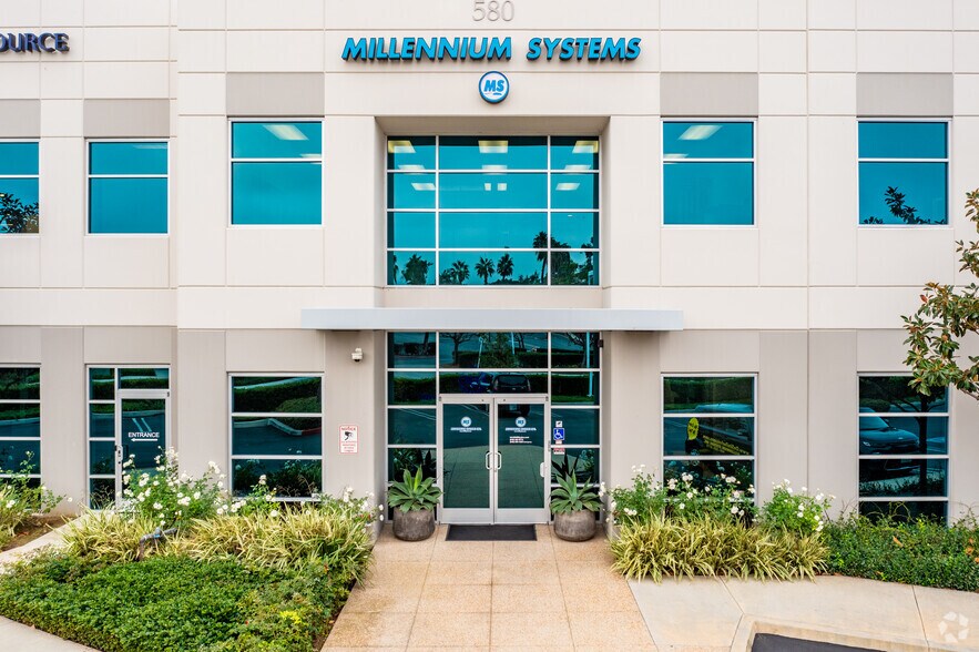 More Photos Of 576-584 Wald, Irvine Office For Lease