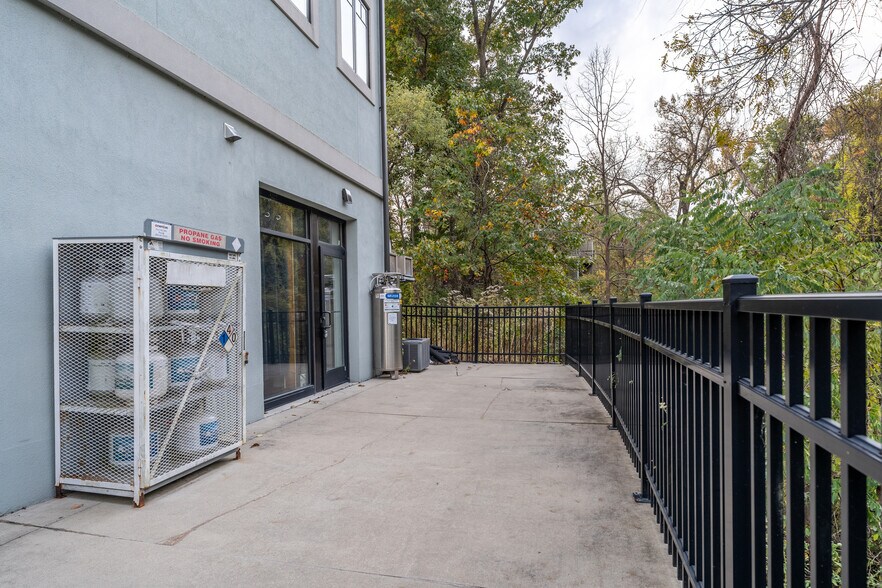 More Photos Of 921 S Arbor Vitae, Edwardsville Unknown For Lease