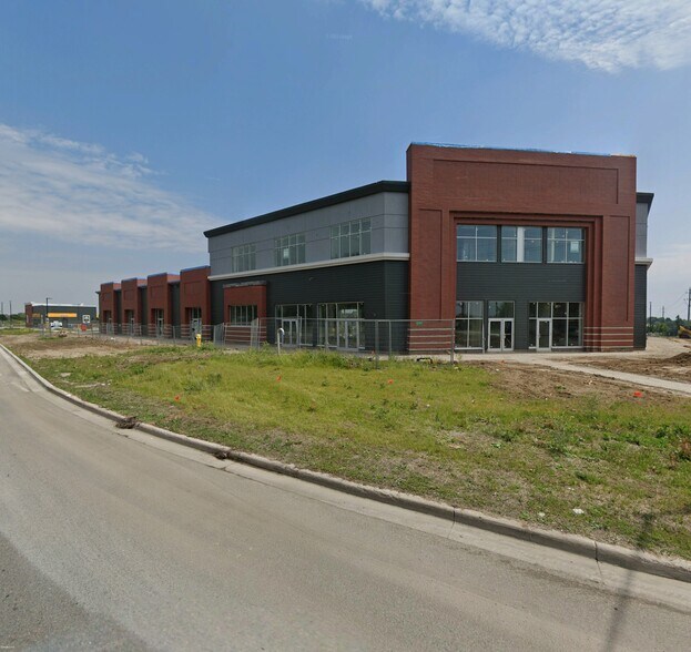 More Photos Of 1405 Bloor St, Clarington Storefront Retail Office For Lease