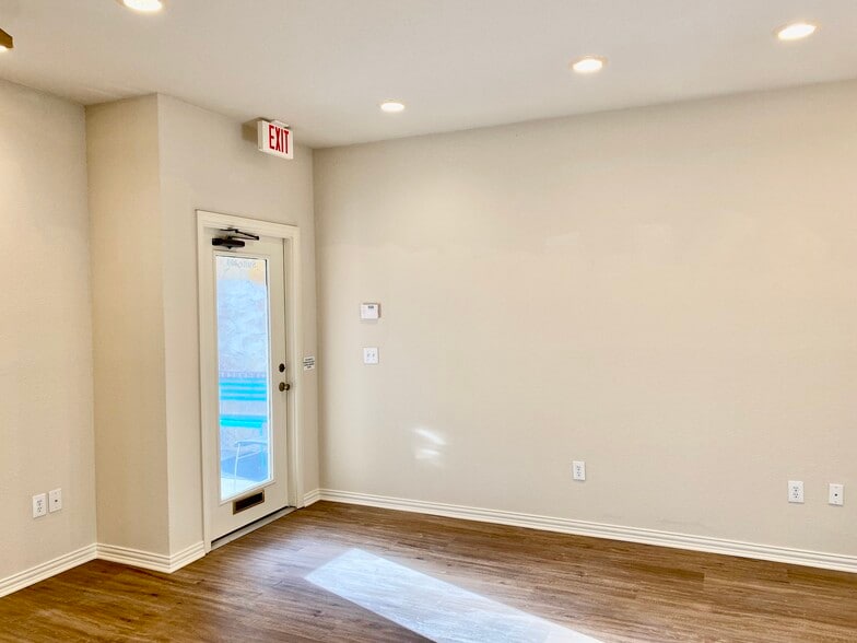 More Photos Of 1206 Bent Oaks Ct, Denton Medical For Lease