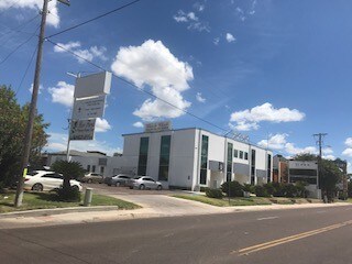 More Photos Of 102 E Calton Rd, Laredo Storefront Retail Office For Sale