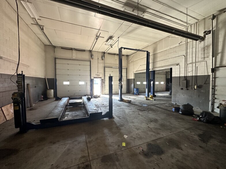 More Photos Of 3106 Walden Ave, Depew Auto Repair For Lease