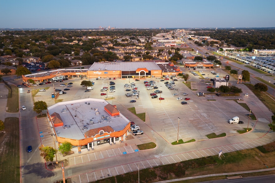 More Photos Of 9108-9124 Camp Bowie Blvd W, Fort Worth Unknown For Lease