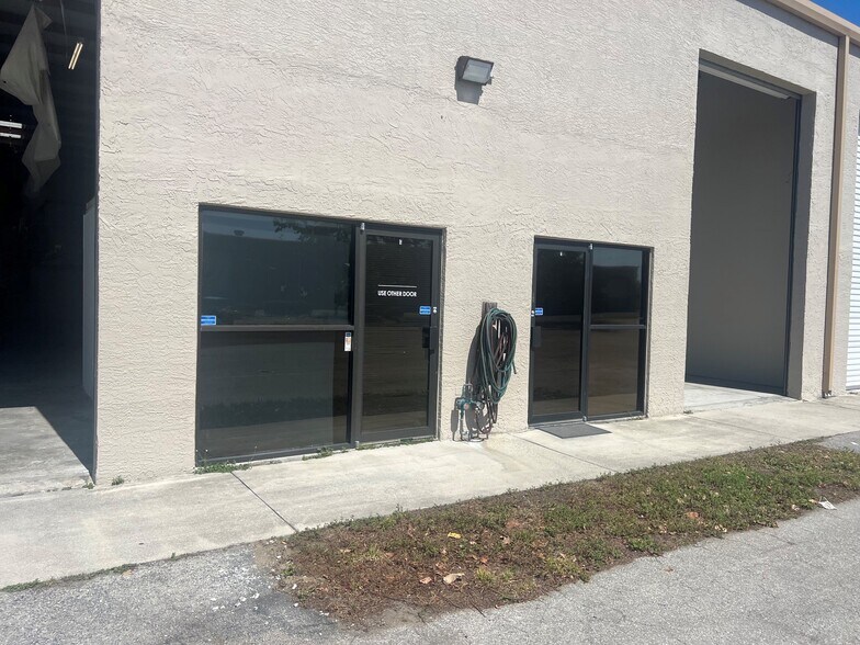More Photos Of 908 NE 24th Ln, Cape Coral Warehouse For Lease