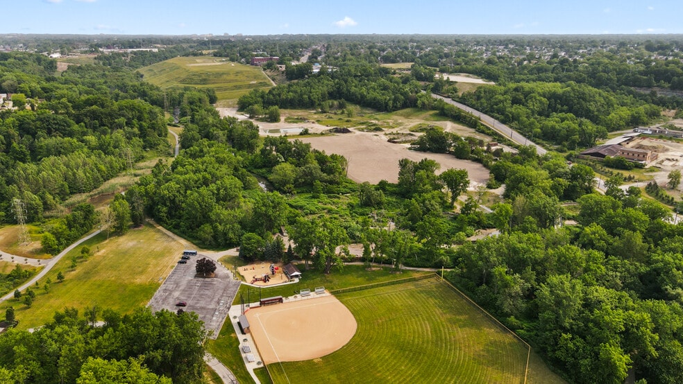 More Photos Of 5000 Warner Rd, Garfield Heights Land For Sale