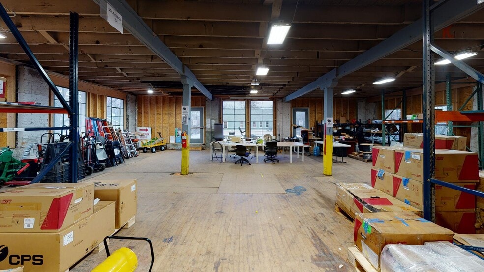 More Photos Of 3501 37th St, Mount Rainier Contractor Storage Yard For Lease