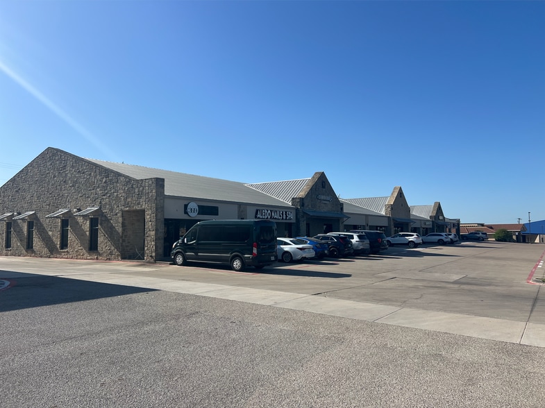 Primary Photo Of 119 Ranch House Rd, Aledo Unknown For Lease