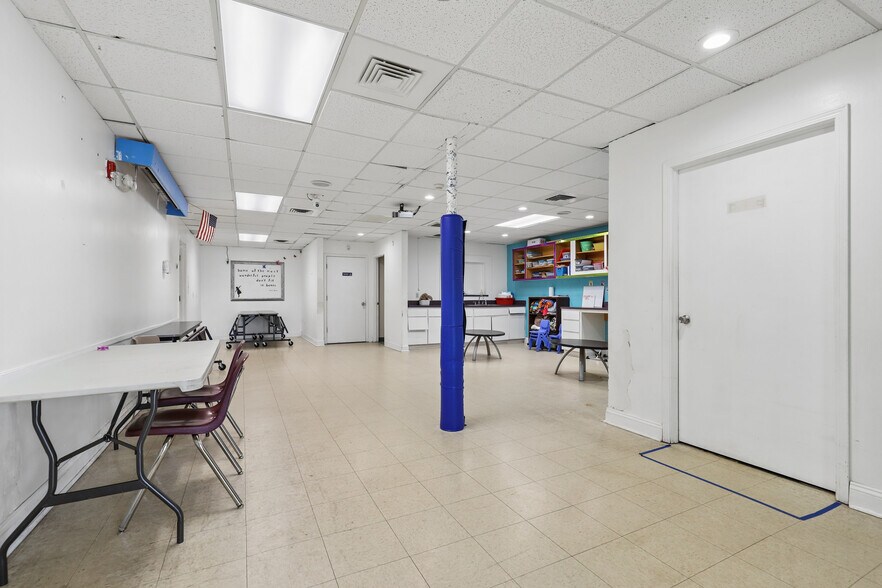 More Photos Of 772 Foxridge Center Dr, Orange Park Office For Sale