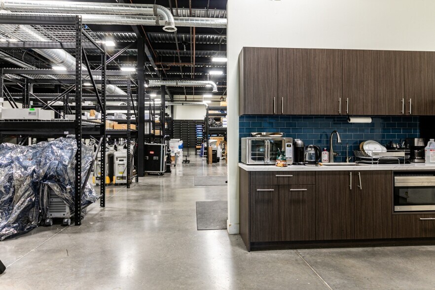 More Photos Of 4383 Forestdale Dr, Park City Warehouse For Lease