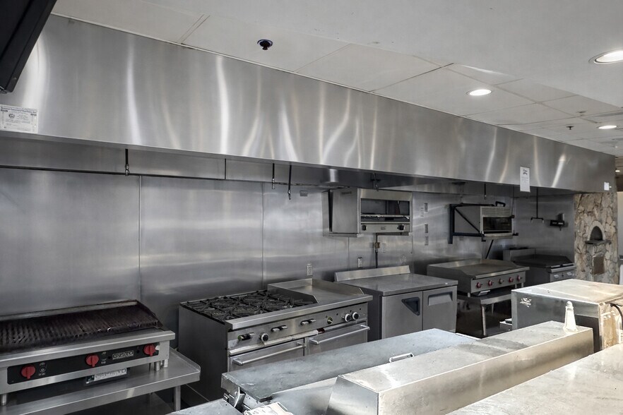 More Photos Of 11620 FM 620 N, Austin Restaurant For Sale