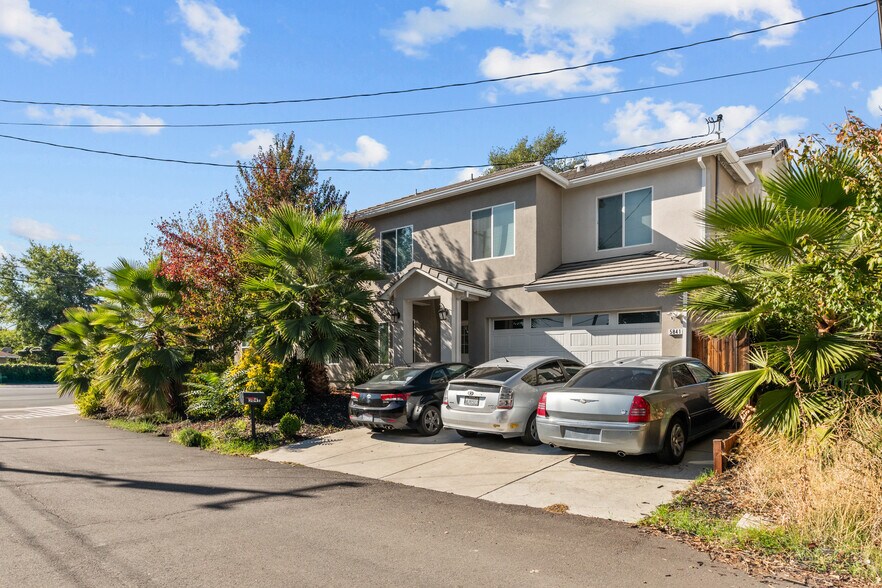 More Photos Of 5841 Del Campo Ln, Carmichael Multifamily For Sale