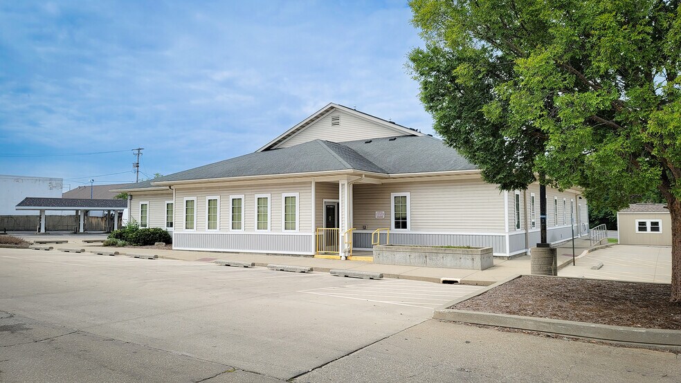 More Photos Of 3131 N Water St, Decatur Medical For Sale