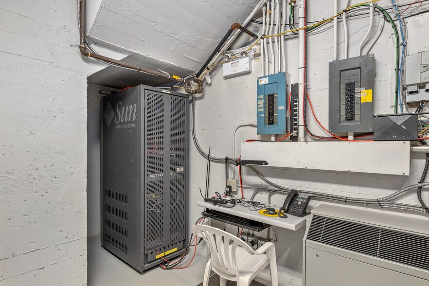 More Photos Of 2225 15th St SE, Calgary Warehouse For Sale