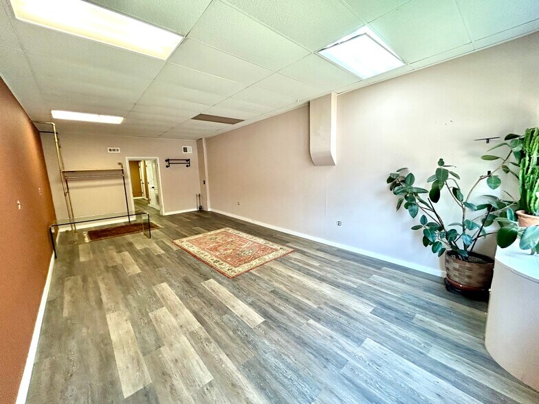 More Photos Of 5402 Magnolia Ave, Saint Louis Storefront Retail Residential For Sale