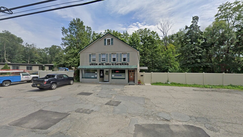 Primary Photo Of 126 Union Ave, Bloomingdale Restaurant For Lease