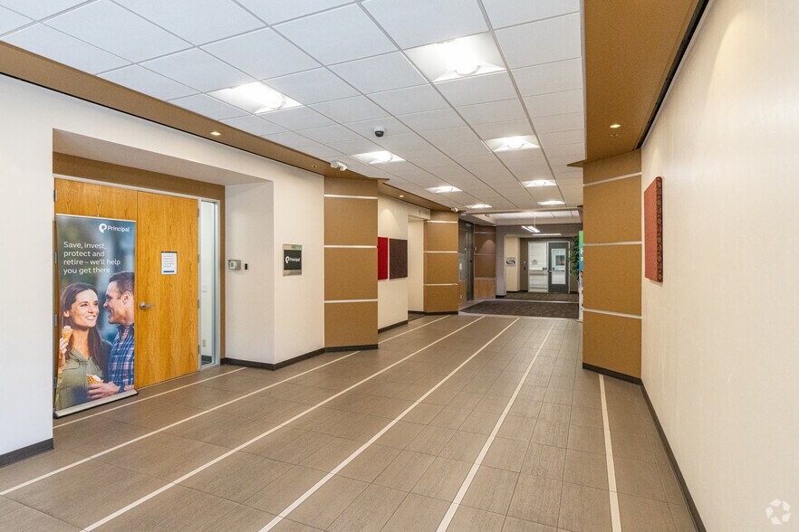 More Photos Of 4900 California Ave, Bakersfield Coworking Space