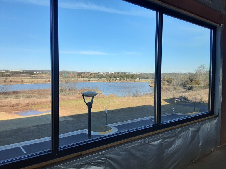 More Photos Of 9751 Buchanan Loop, Manassas General Retail For Sale