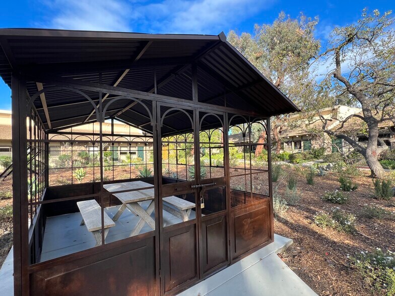 More Photos Of 2021 Sperry Ave, Ventura Office For Lease