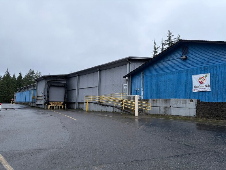More Photos Of 16371 E State Route 3, Allyn Distribution For Sale