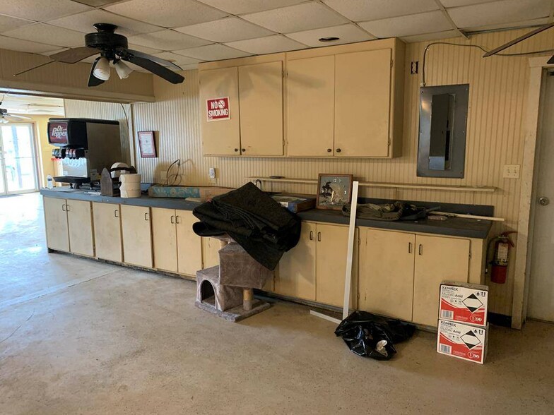 More Photos Of 15703 E US Hwy 175, Poynor Freestanding For Sale