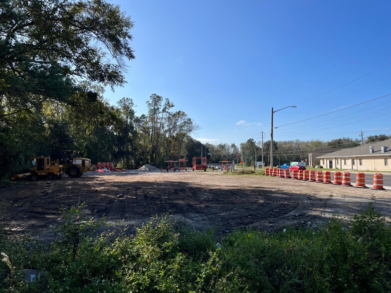 More Photos Of 1343 Lane Ave S, Jacksonville Veterinarian Kennel For Sale