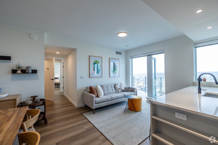 More Photos Of 2488 Granville St, Vancouver Apartments For Lease