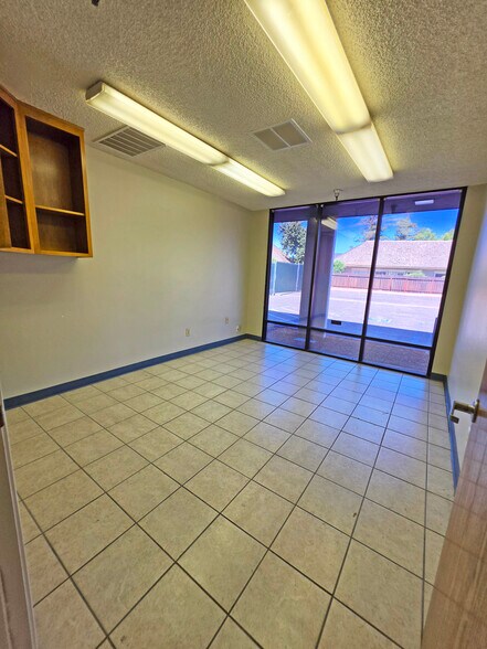 More Photos Of 4960 E Yale Ave, Fresno Warehouse For Sale