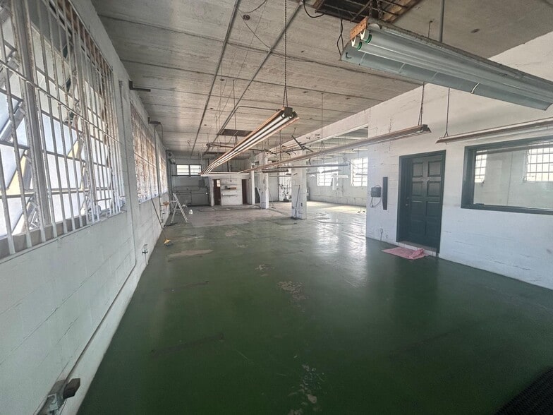 More Photos Of 1212 NE 26th St, Wilton Manors Freestanding For Sale