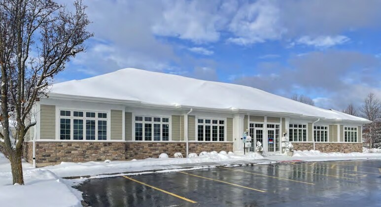 More Photos Of 400 Fox Glen Ct, Barrington Medical For Lease