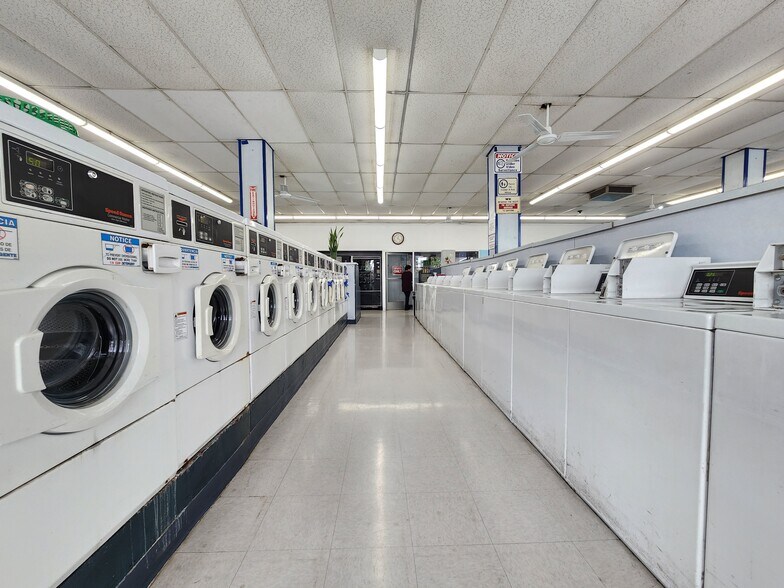 More Photos Of 3253 Beverly Blvd, Los Angeles Freestanding For Lease