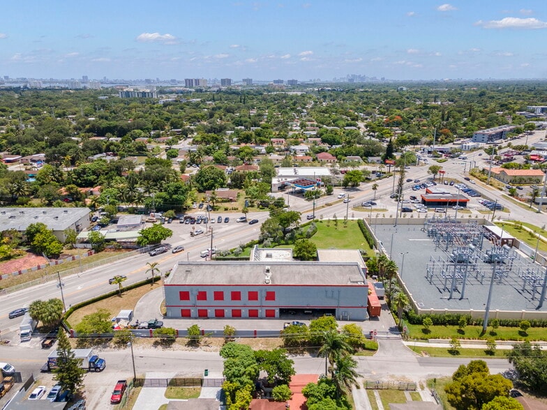 More Photos Of 14444 W Dixie Hwy, Miami Self Storage For Sale