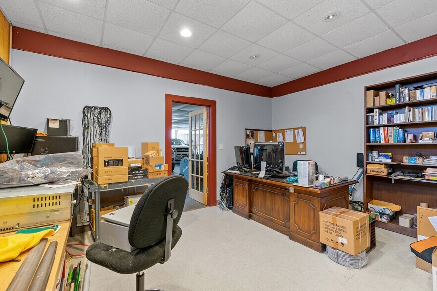 More Photos Of 75 Jackson Ave, Cohoes Warehouse For Lease