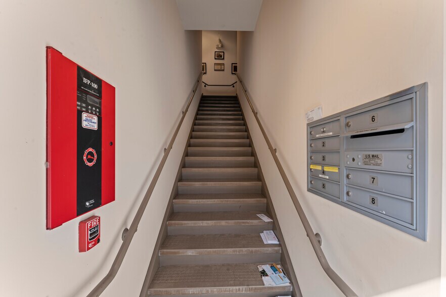 More Photos Of 23 Ryan St, Stamford Flex For Sale