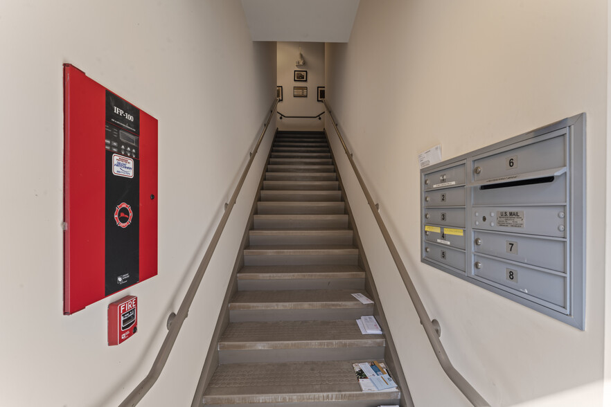 More Photos Of 23 Ryan St, Stamford Flex For Sale