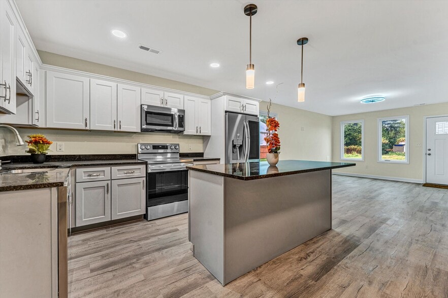 More Photos Of 130-140 W Calhoun St, Salem Apartments For Sale