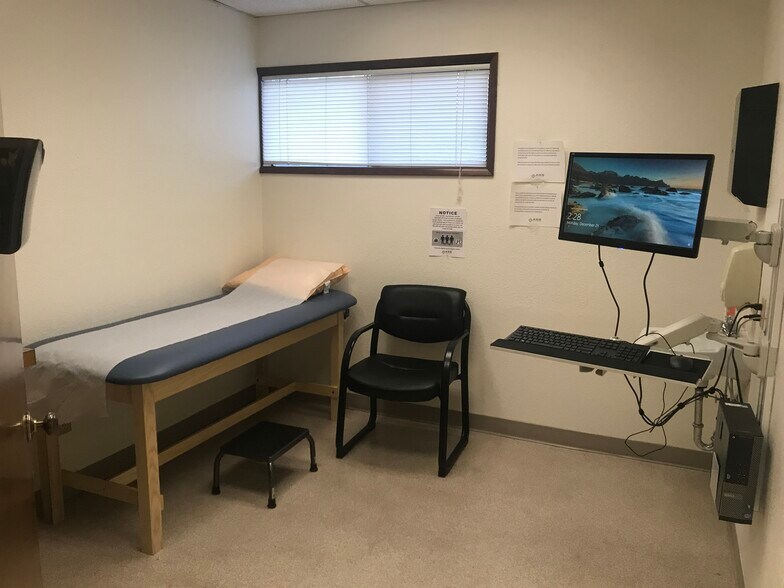 More Photos Of 17175 SW Tualatin Valley Hwy, Beaverton Unknown For Lease