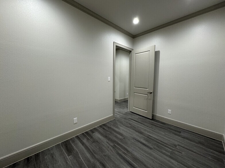 More Photos Of 17138 N Eldridge Pky, Tomball Medical For Sale