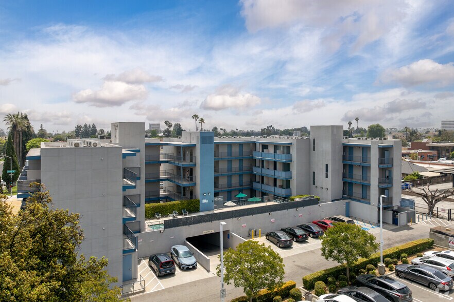 More Photos Of 1299 E Green St, Pasadena Apartments For Sale